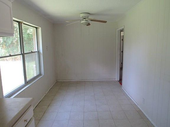 2nd image of 2401 Estate Dr