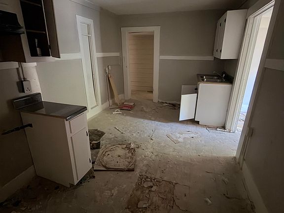 4th image of 1417 Pillow St