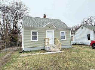 907 S 15th St, Springfield, IL 62703