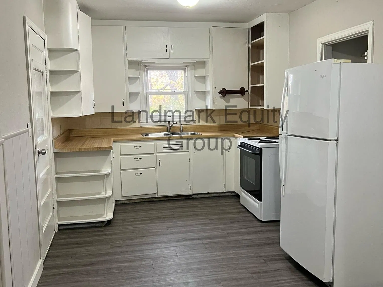 3 bed, 1212 sqft, $1,300 — Photo 2