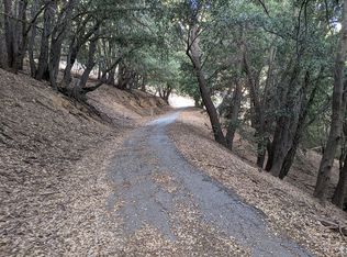 220 Serene Ln, Crestline, CA 92325