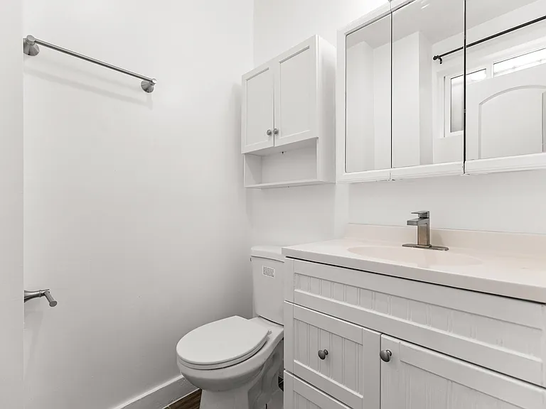 1181 N Berendo St — Photo 11