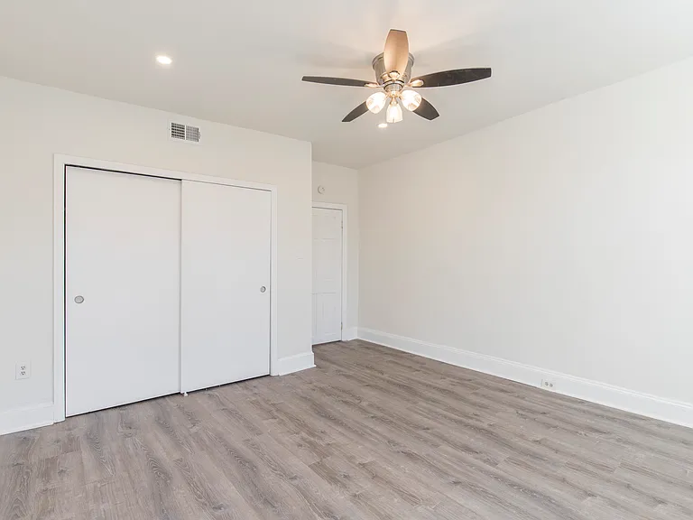 741 S Darien St — Photo 22