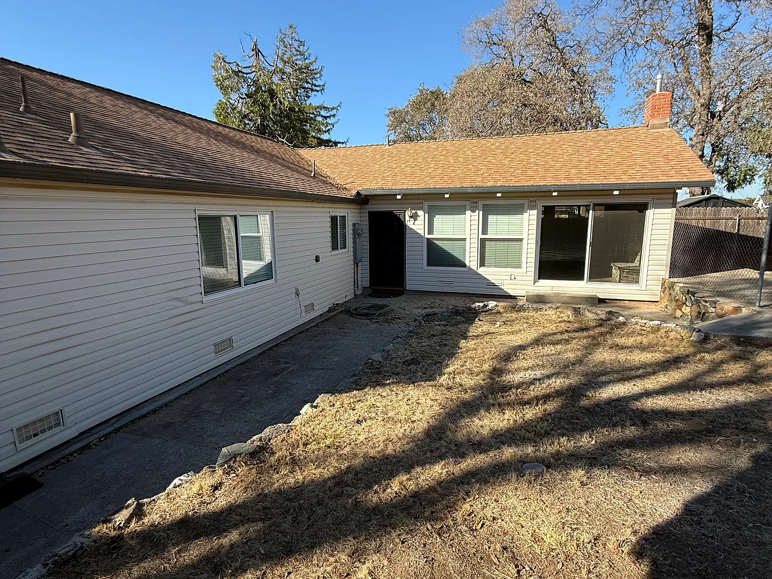 3 bed, 1835 sqft, $2,800 — Photo 2
