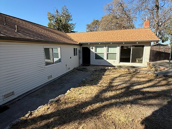 2nd image of 536 Landis Cir
