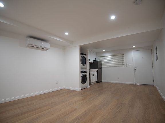 2nd image of 2429 Cheremoya Ave #8