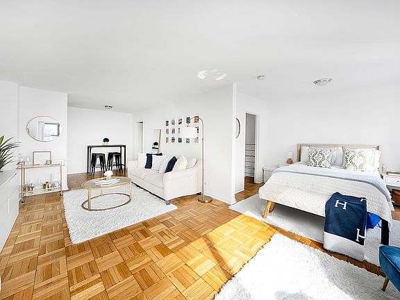 3rd image of 35 E 38th St APT 7B