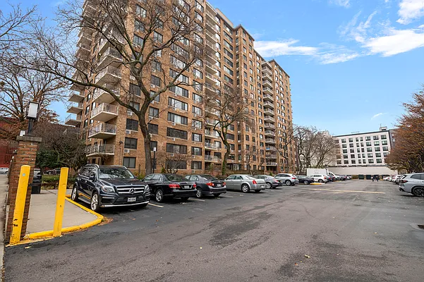 185 Hall Street #614