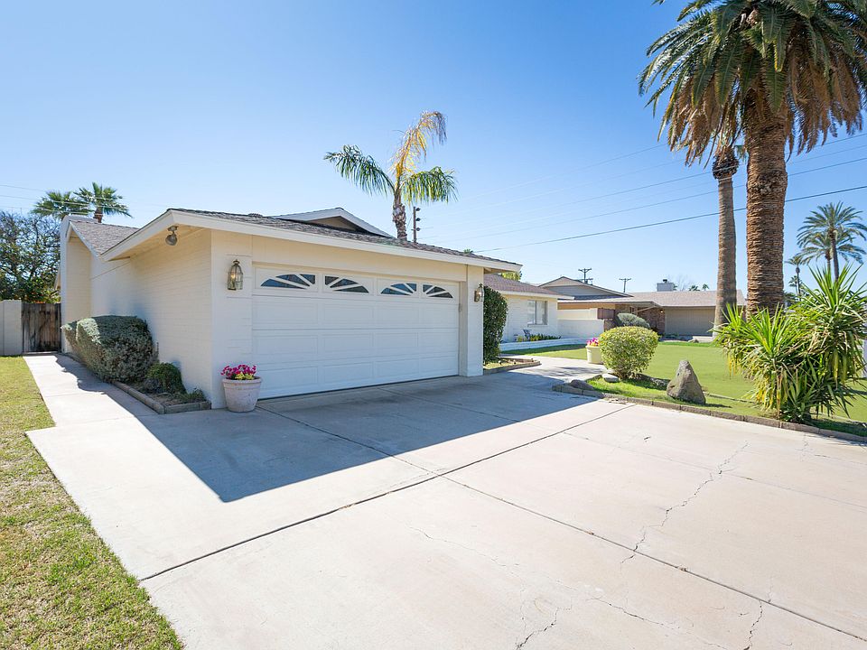 1st image of 8555 E Sells Dr