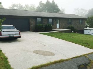 350 Cambridge Dr, Newport, TN 37821