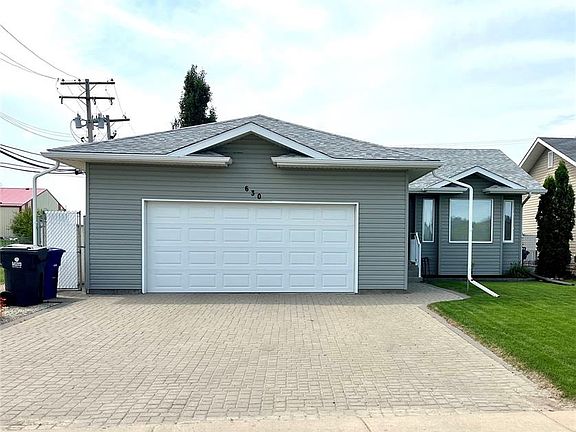 2nd image of 630 1st AVENUE N