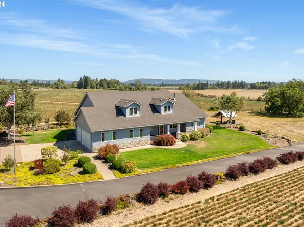 19015 Riverwood Rd, Dundee, OR 97115
