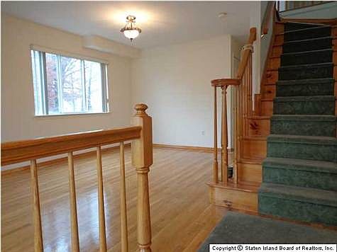 3rd image of 359 Oak Ave