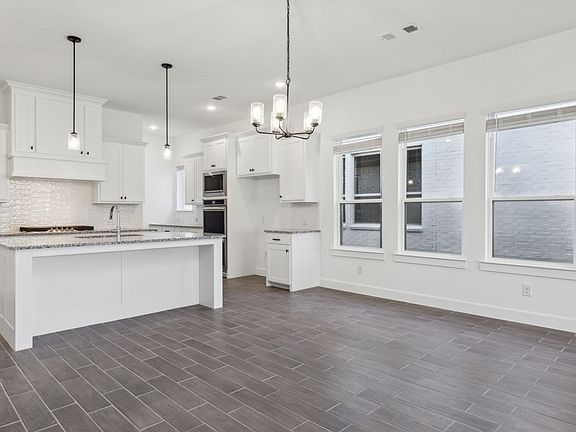 5th image of 1411 Earles Ct