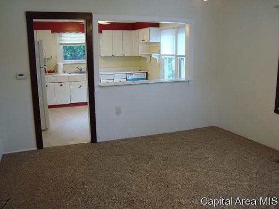 3rd image of 243 Cedar Ave