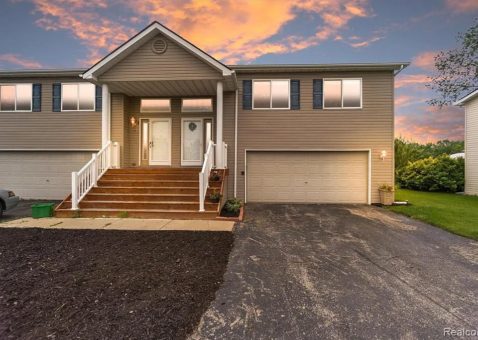 1116 Lakeview Cir
