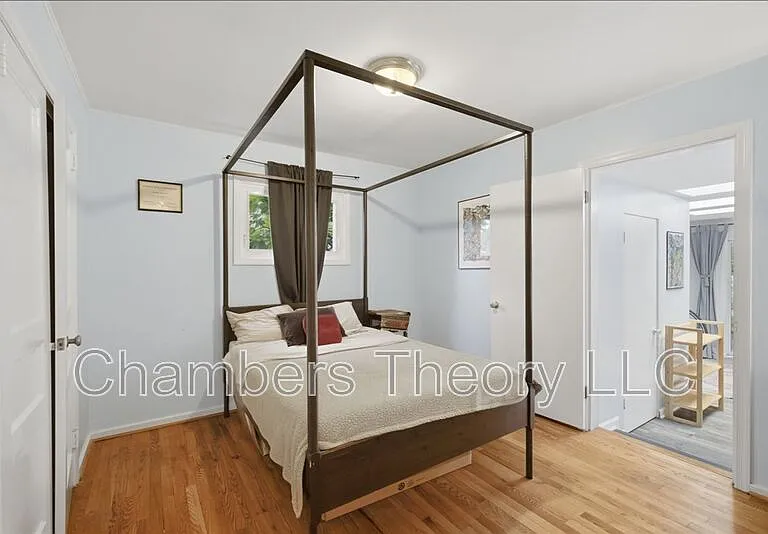 912 N Lexington St — Photo 20
