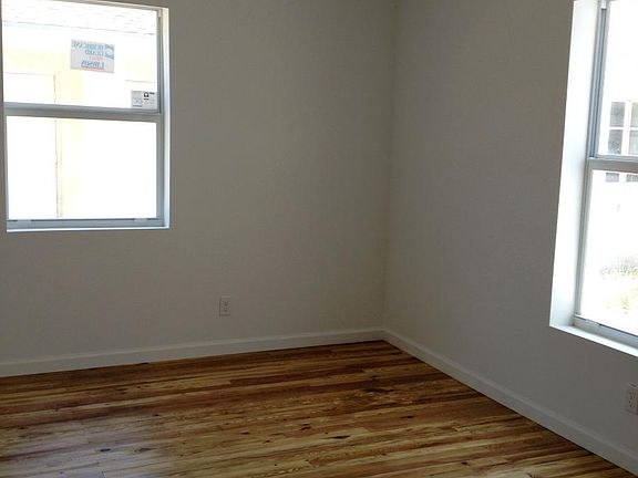5th image of 118 S Lakeside Dr APT 3