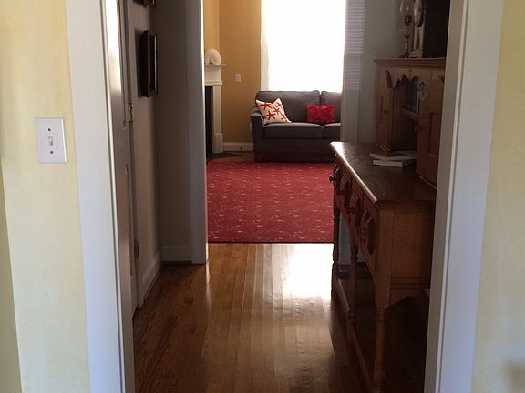 5th image of 16301 Kelly Park Cres