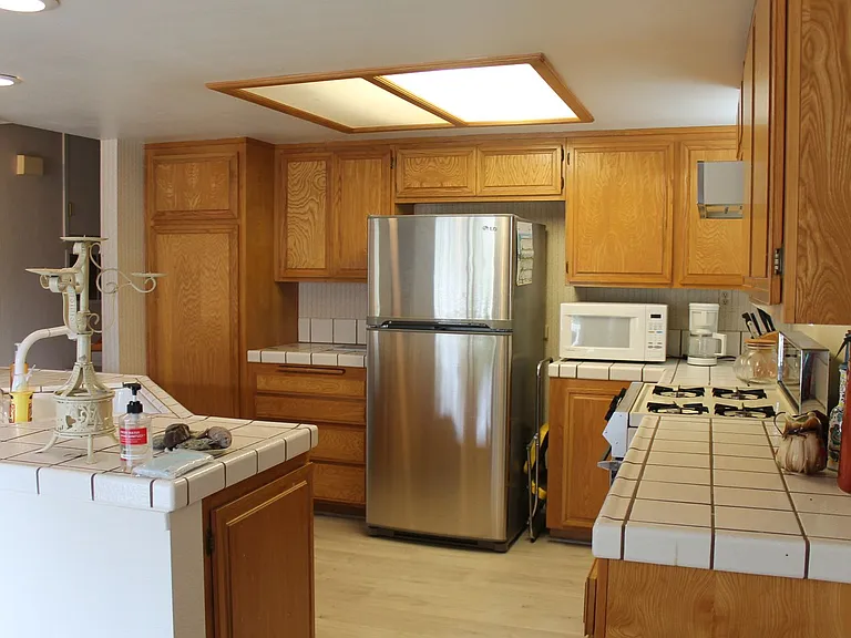 140 Cypress Ave — Photo 5