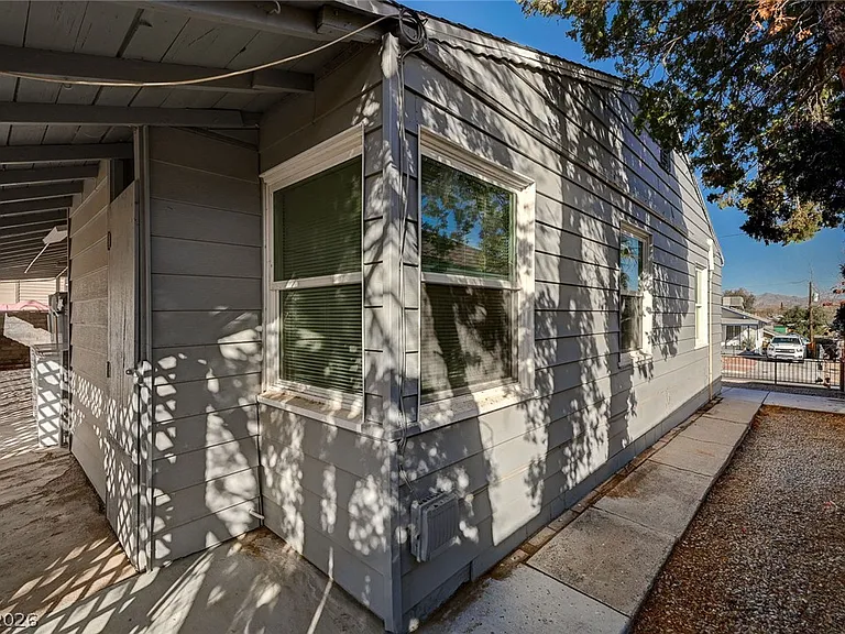 632 Avenue D — Photo 30