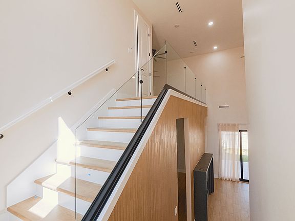 5th image of 8523 Emily Ave