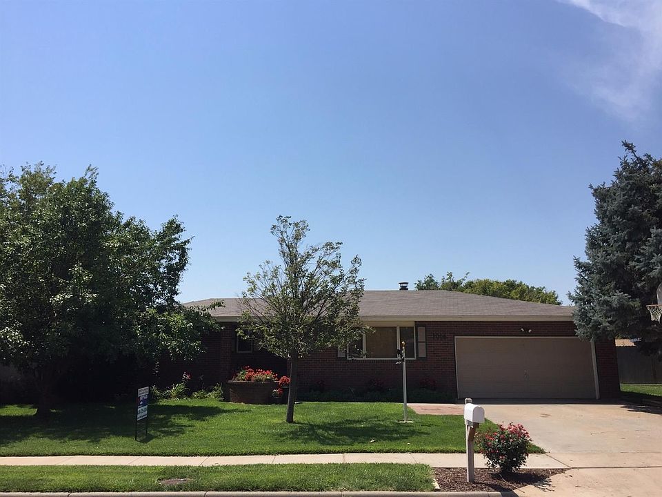 1st image of 1014 E Lamplighter Ln