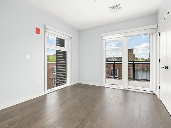 5th image of 54 Auburn St #307