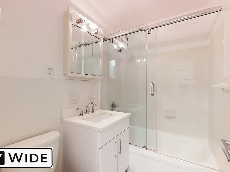 240 E 82nd St #5G — Photo 4