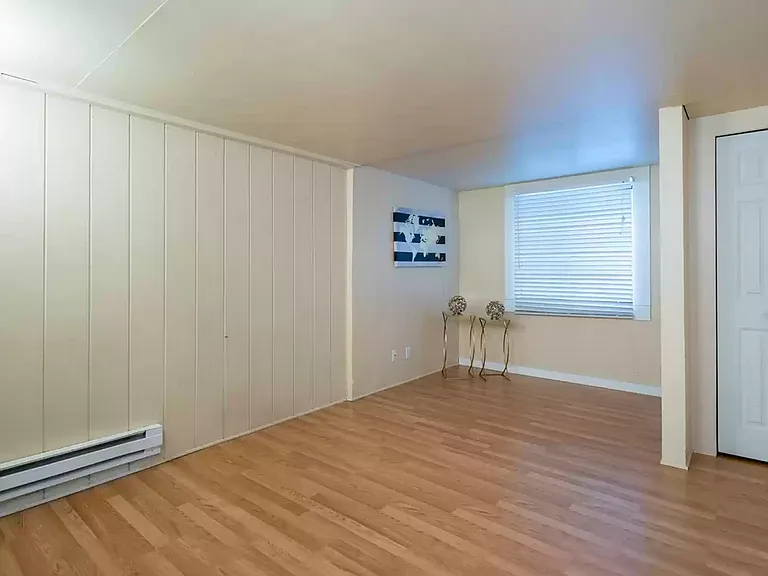 270 E 16th Ave — Photo 11