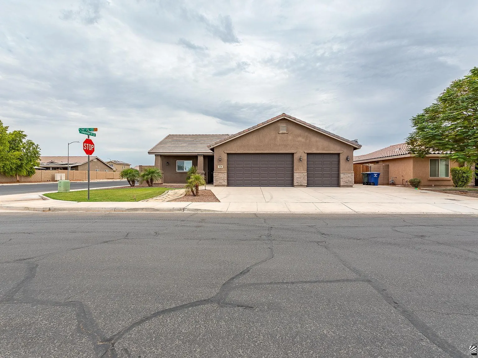 3 bed, 2.0 bath, 1551 sqft, $2,300 — Photo 1