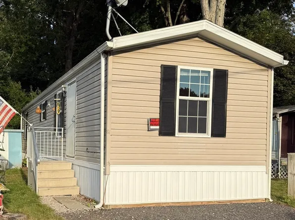 557 SW Cutoff #67, Worcester, MA 01607