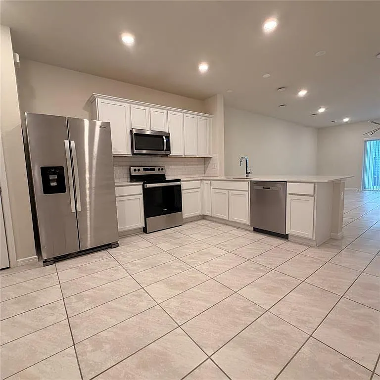 3 bed, 2.5 bath, 1736 sqft, $2,150 — Photo 4