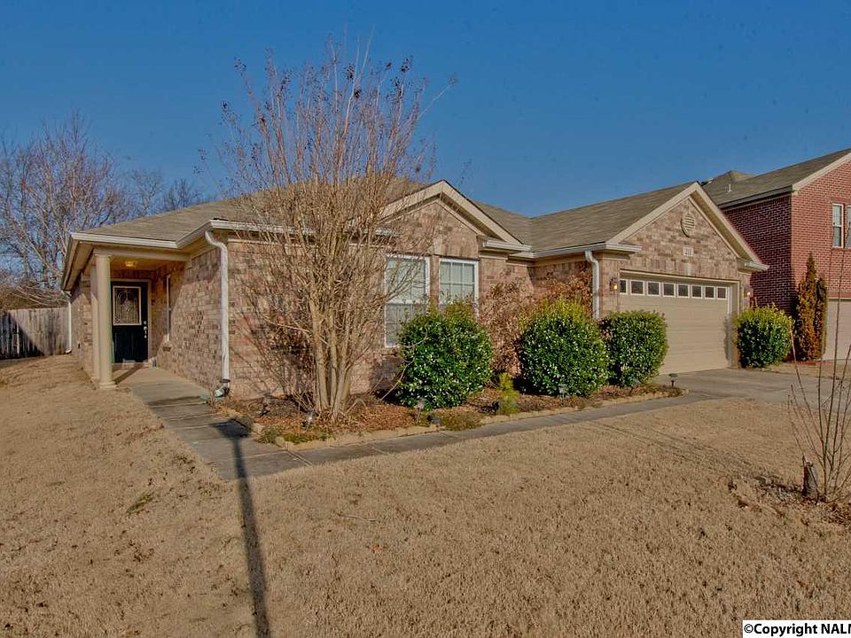 1st image of 211 Laramie Cir NW