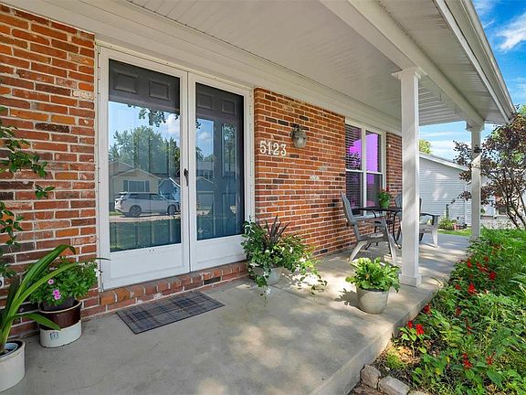 3rd image of 5123 Suson Oaks Ct