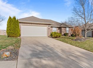 881 W Cambridge Ave, Nixa, MO 65714
