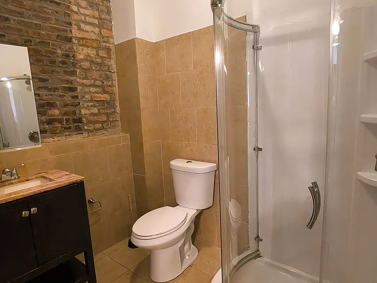 164 University Ave #3C — Photo 7