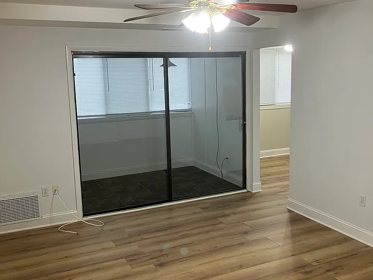 110 Royal Oak Dr #C — Photo 6