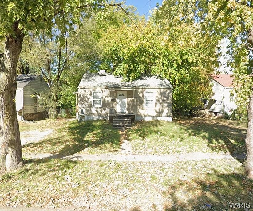 1st image of 5529 Adelaide Pl