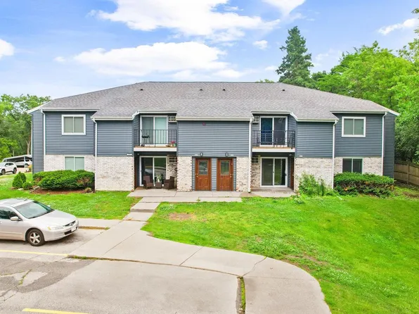 807 Whispering Pines Way, Fitchburg, WI 53713