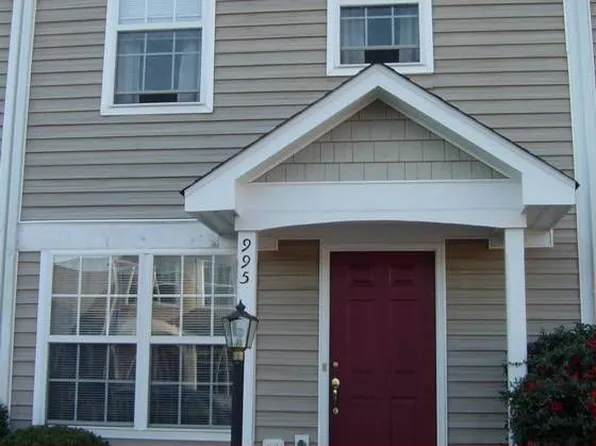 995 Riverrun Dr, Charlottesville, VA 22901