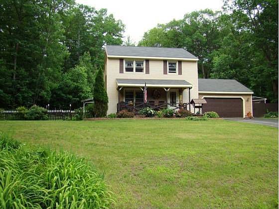 1st image of 25 Woodland Dr