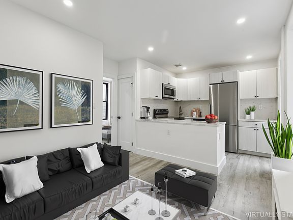 3rd image of 152 Thompson St APT 1D