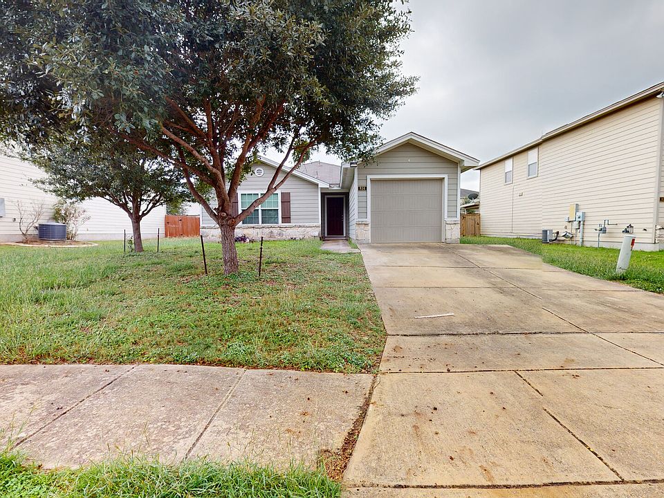 1st image of 814 THREE WOOD WAY