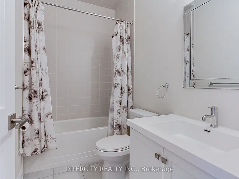 7 Adaskin Ave — Photo 44