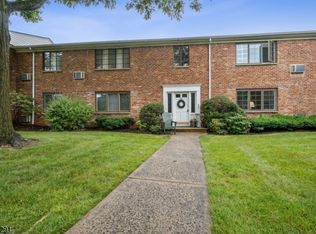 95 Troy Dr APT C, Springfield, NJ 07081