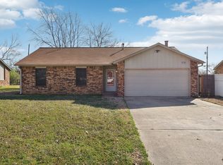 1127 N Hickory Dr, Broken Arrow, OK 74012