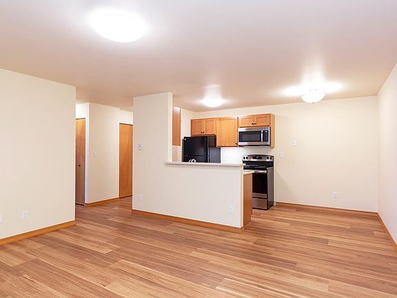 5th image of 13433 Greenwood Ave N APT 331D