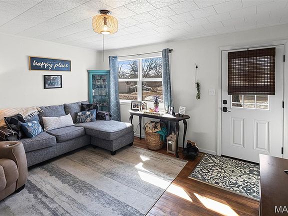 5th image of 706 Merlin Ct