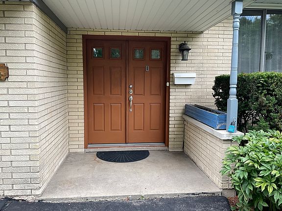 5th image of 1444 Crown Ln